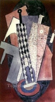  1915 Painting - Arlequin tenant une bouteille et femme 1915 Cubism